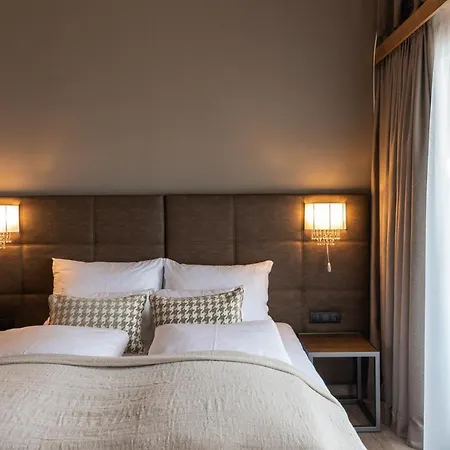 Seespitz Seefeld Superior - Adults & Residents Only